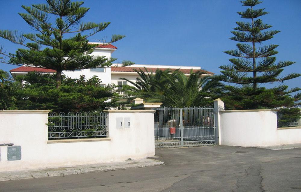 לצ'ה B&B Villa Teresa מראה חיצוני תמונה